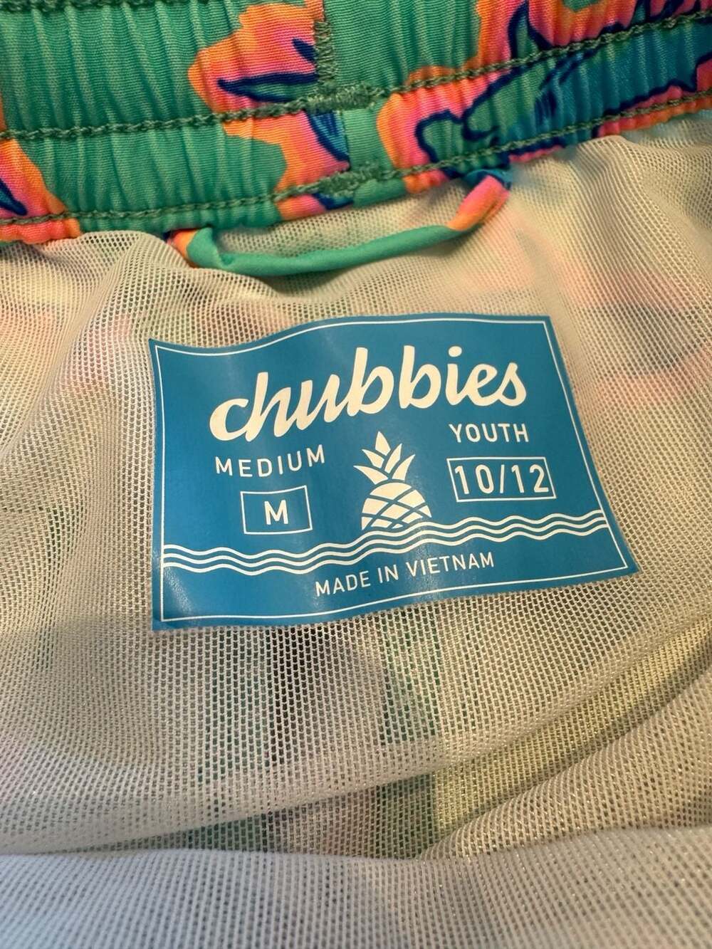 Chubbies Youth Boys The Apex Swimmers Hammerhead Shark Print Swim Trunks - Picture 4 of 4